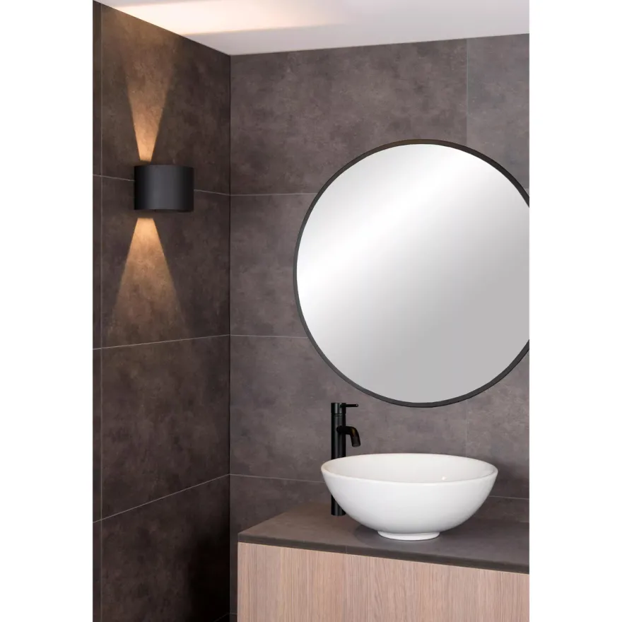 Axi round vegglampe opp/ned baderom IP54 6 watt 2700 Kelvin - Svart