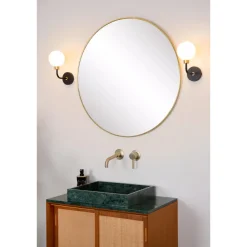 Berend vegglampe IP44 - Svart/Opal