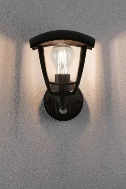 Classic vegglampe opp utendørs IP44 - Med bevegelsessensor