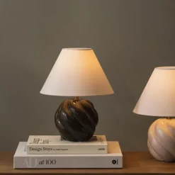Dahlia 24 Bordlampe