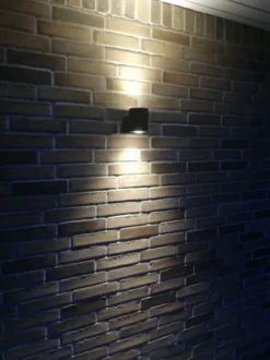 Dolio W90 vegglampe utendørs opp/ned 2x4,2W 3000K IP65 Dimbar - Svart