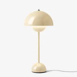 Flowerpot VP3 bordlampe