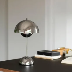 Flowerpot VP9 bærbar bordlampe