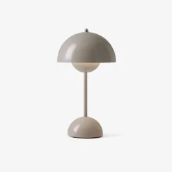 Flowerpot VP9 bærbar bordlampe