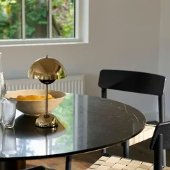 Flowerpot VP9 bærbar bordlampe