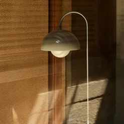 Flowerpot VP12 gulvlampe
