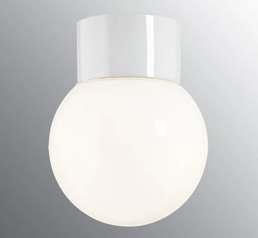 Ifø Classic Glob 15 cm taklampe 6W led IP54 - Hvit/Opal glass