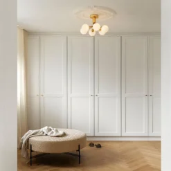 Nuura Apiales 6 taklampe børstet messing / opal glass