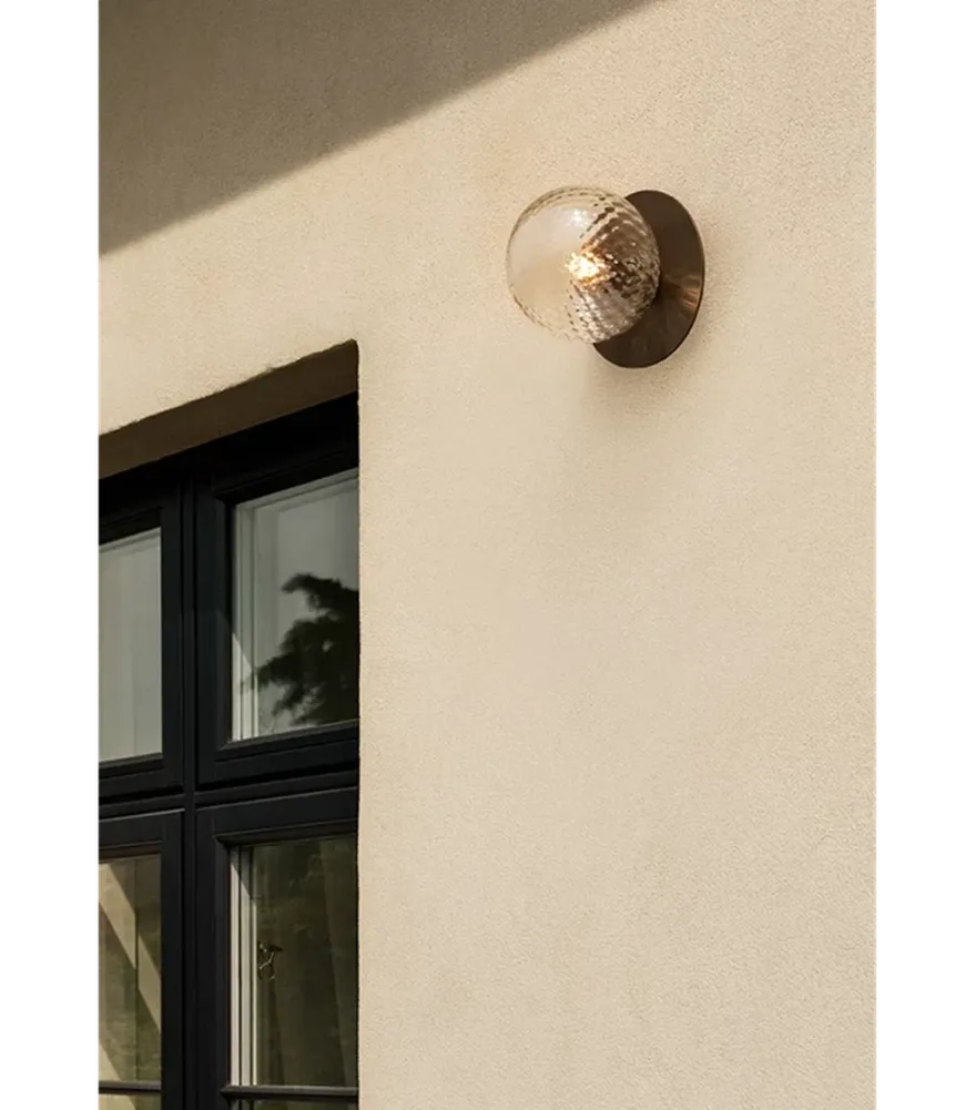 Nuura Liila 1 utendørslampe - mørk bronse/optic