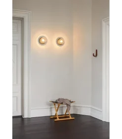 Nuura Liila 1 vegglampe/taklampe - medium - svart / optic