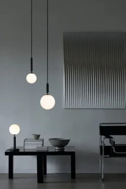 Nuura Miira bordlampe svart / opal
