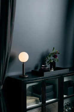 Nuura Miira bordlampe svart / opal