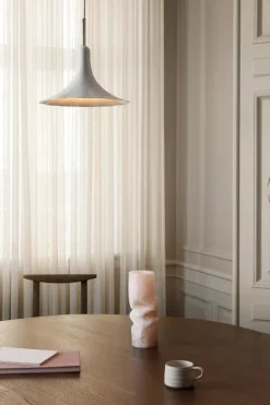 Nuura Petalii taklampe Hvit/messing