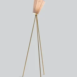 Oslo Wood gulvlampe gull med skjerm