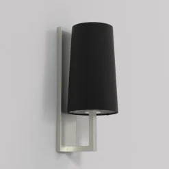 Riva 350 vegglampe IP44 med skjerm