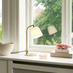 Room 49 bordlampe 40 cm - Opal/Antikk messing
